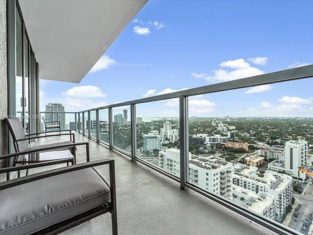 79 SW 12th St, Miami FL 33130