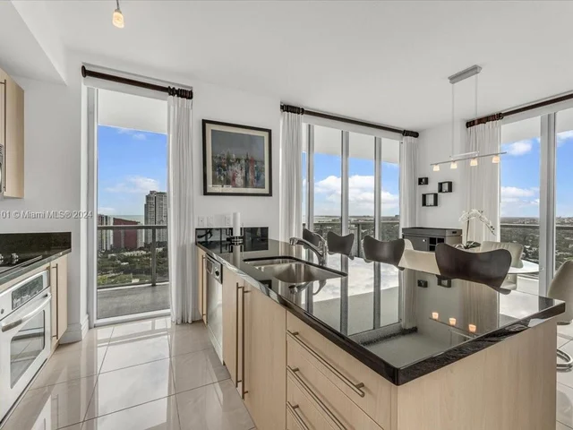 79 SW 12th St, Miami FL 33130