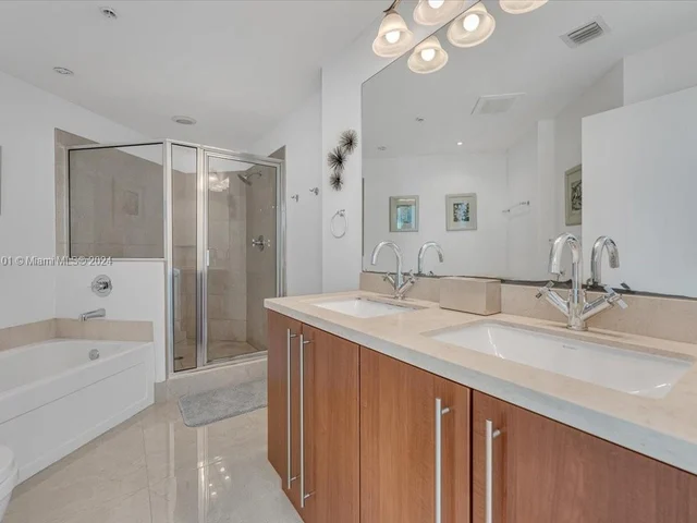 79 SW 12th St, Miami FL 33130