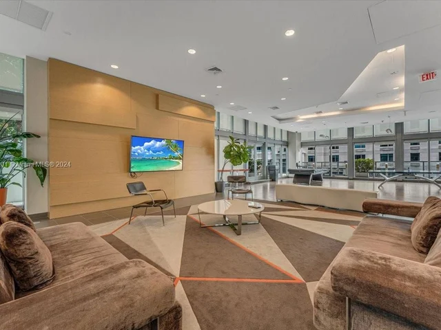 79 SW 12th St, Miami FL 33130