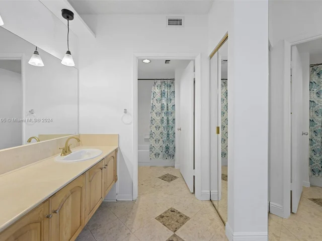 19901 E Country Club Dr # 2108, Aventura FL 33180