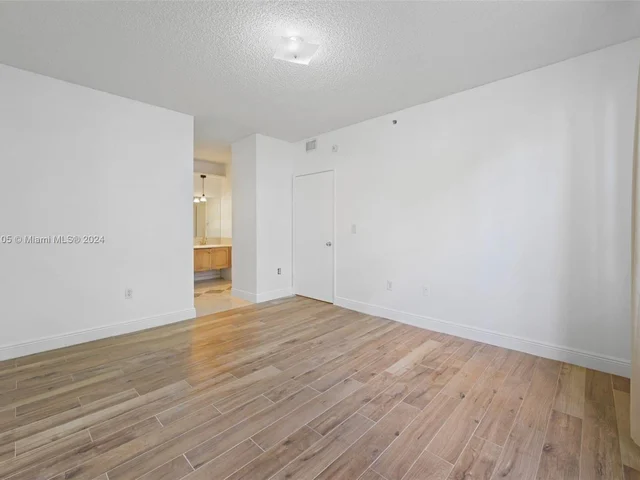 19901 E Country Club Dr # 2108, Aventura FL 33180