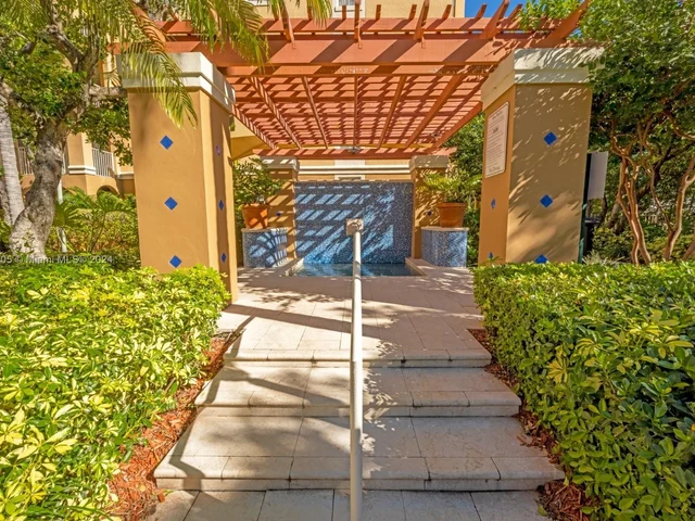 19901 E Country Club Dr # 2108, Aventura FL 33180