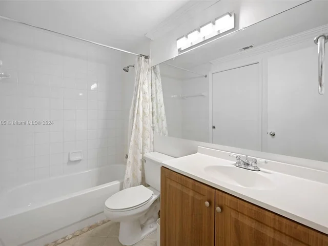 19901 E Country Club Dr # 2108, Aventura FL 33180