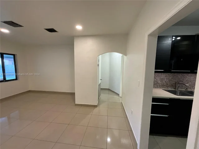 288 NW 47th St, Miami FL 33127