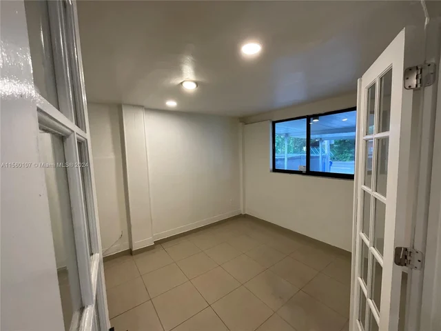 288 NW 47th St, Miami FL 33127