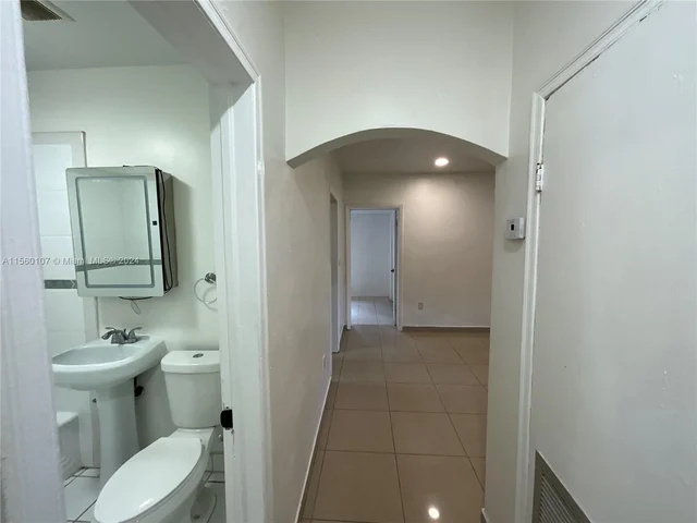 288 NW 47th St, Miami FL 33127