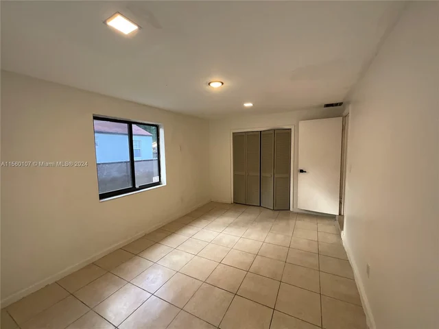 288 NW 47th St, Miami FL 33127