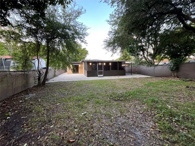 288 NW 47th St, Miami FL 33127