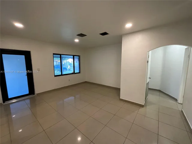 288 NW 47th St, Miami FL 33127