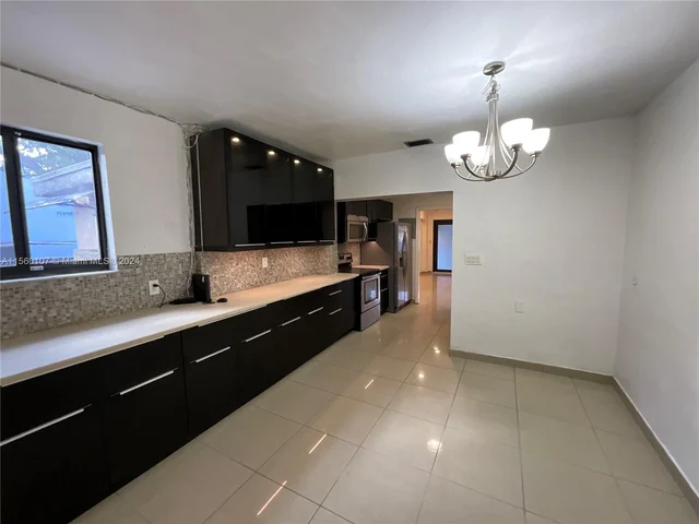 288 NW 47th St, Miami FL 33127