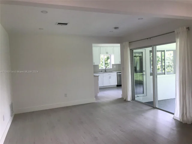 5265 SW 78th St, Miami FL 33143