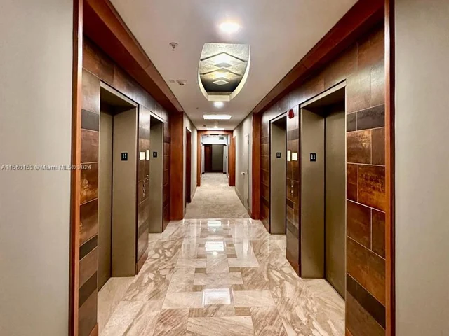 31 SE 5TH ST # 4017, Miami FL 33145