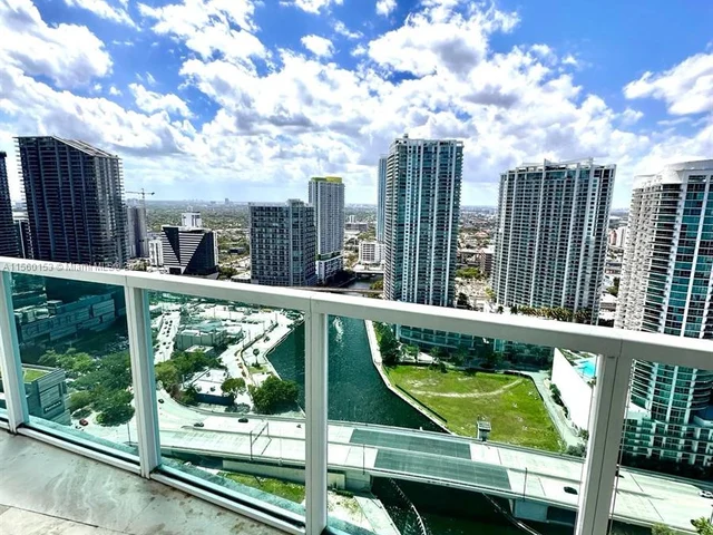 31 SE 5TH ST # 4017, Miami FL 33145