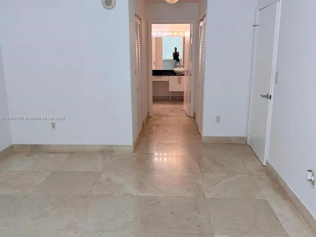 31 SE 5TH ST # 4017, Miami FL 33145