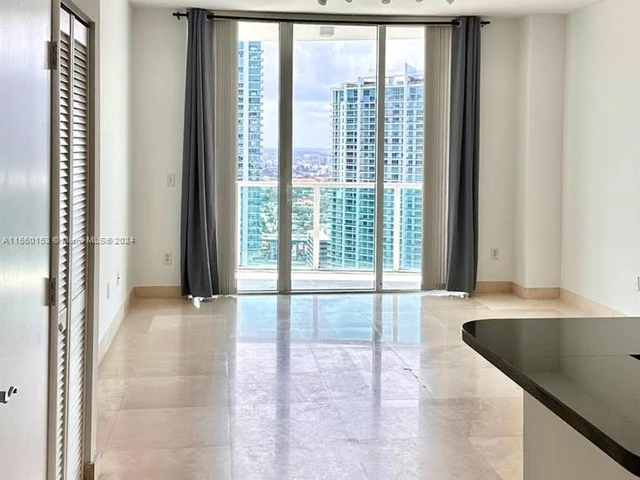 31 SE 5TH ST # 4017, Miami FL 33145