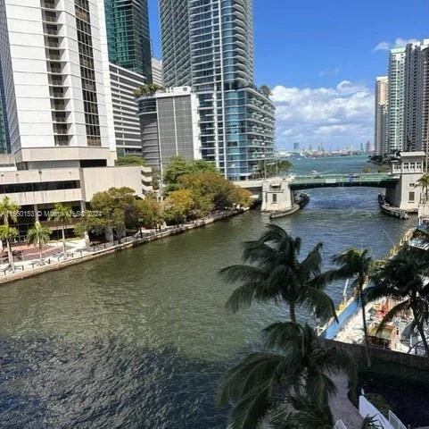 31 SE 5TH ST # 4017, Miami FL 33145