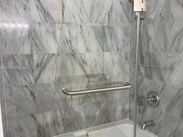 31 SE 5TH ST # 4017, Miami FL 33145