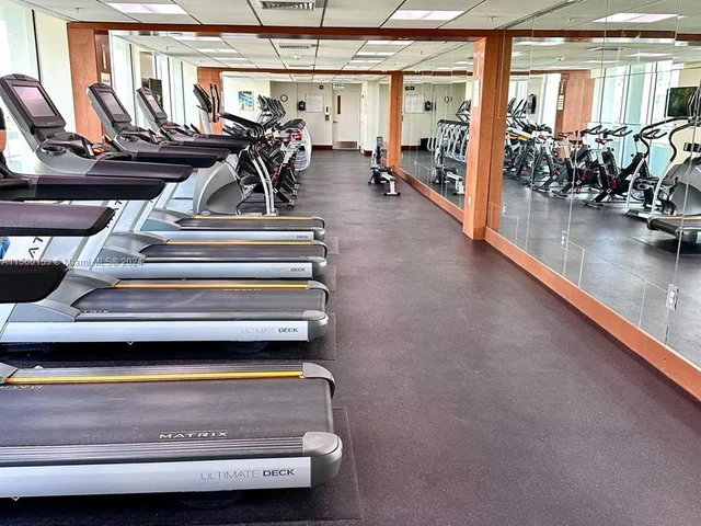 31 SE 5TH ST # 4017, Miami FL 33145