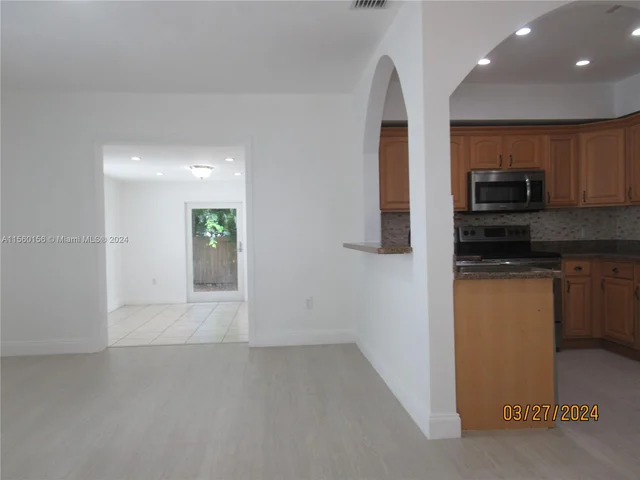 4245 SW 7th St, Miami FL 33134