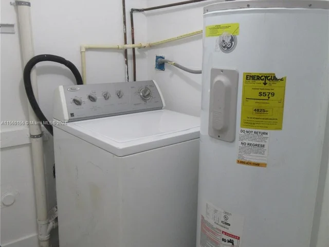 4245 SW 7th St, Miami FL 33134