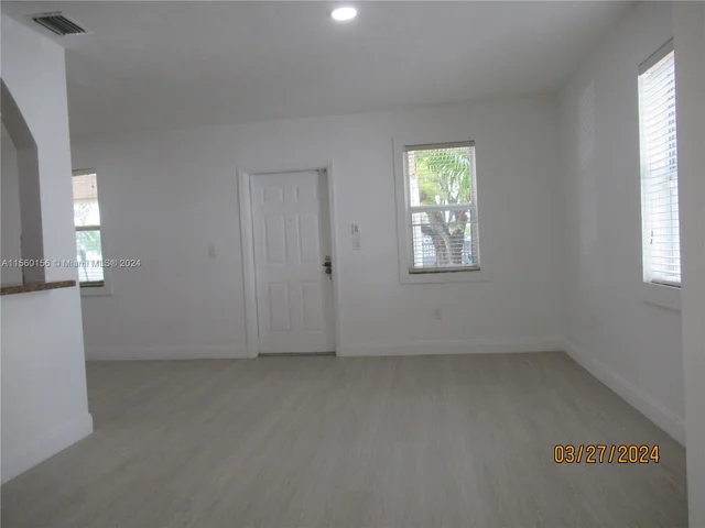 4245 SW 7th St, Miami FL 33134
