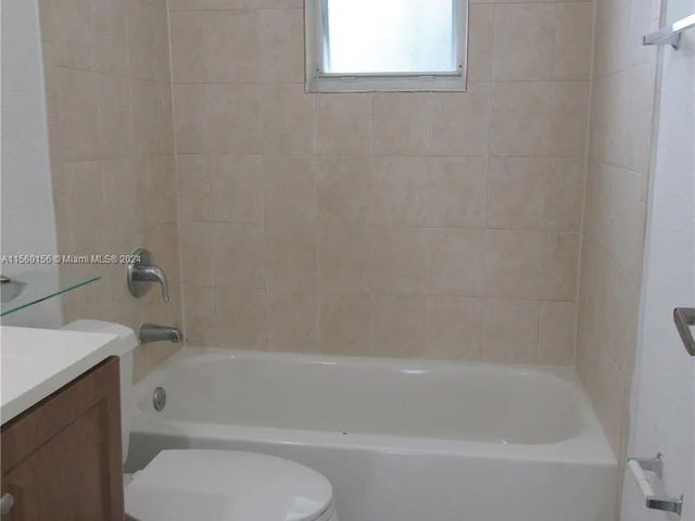 4245 SW 7th St, Miami FL 33134