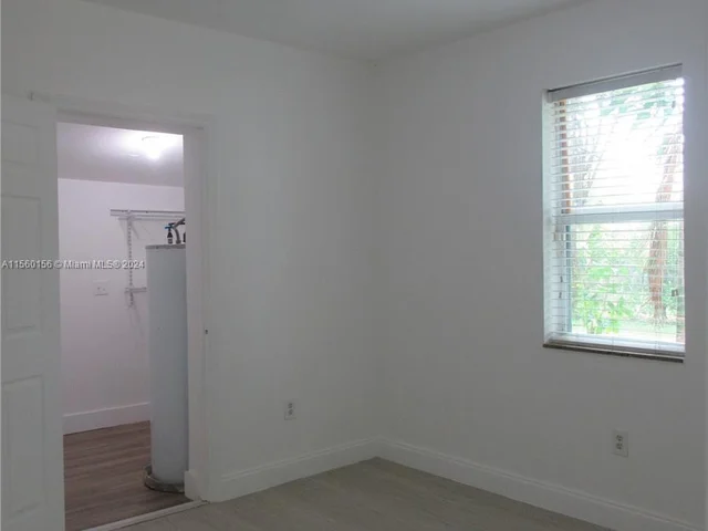 4245 SW 7th St, Miami FL 33134