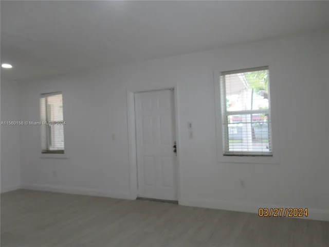 4245 SW 7th St, Miami FL 33134