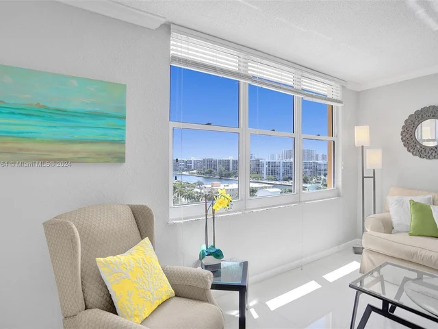 2501 S Ocean Dr, Hollywood FL 33019