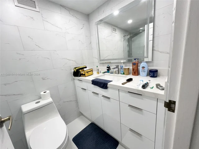 2501 S Ocean Dr, Hollywood FL 33019