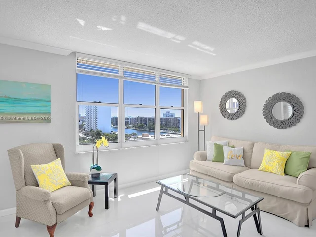 2501 S Ocean Dr, Hollywood FL 33019