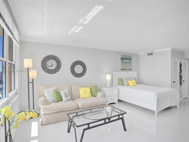 2501 S Ocean Dr, Hollywood FL 33019