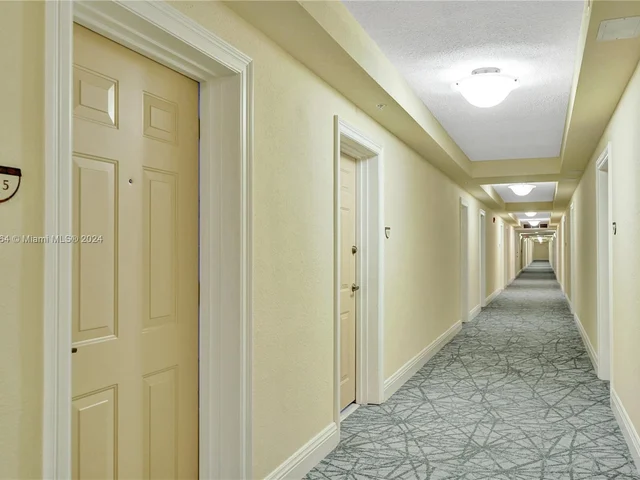 2501 S Ocean Dr, Hollywood FL 33019