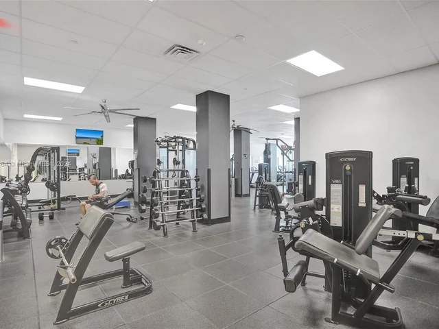 2501 S Ocean Dr, Hollywood FL 33019