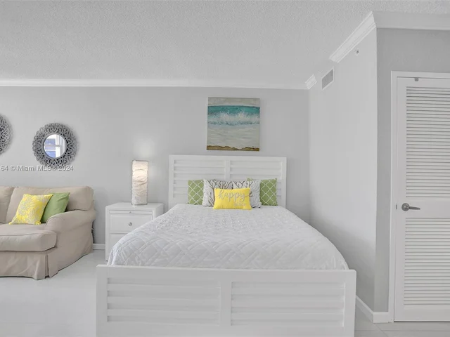 2501 S Ocean Dr, Hollywood FL 33019