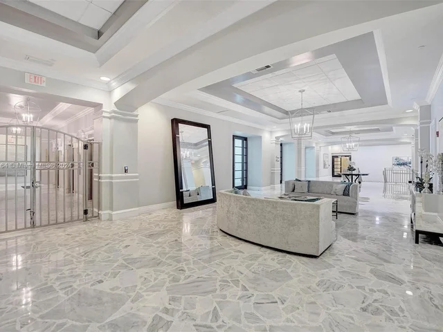 2501 S Ocean Dr, Hollywood FL 33019