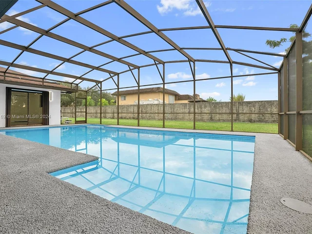 17020 SW 274th St, Homestead FL 33031