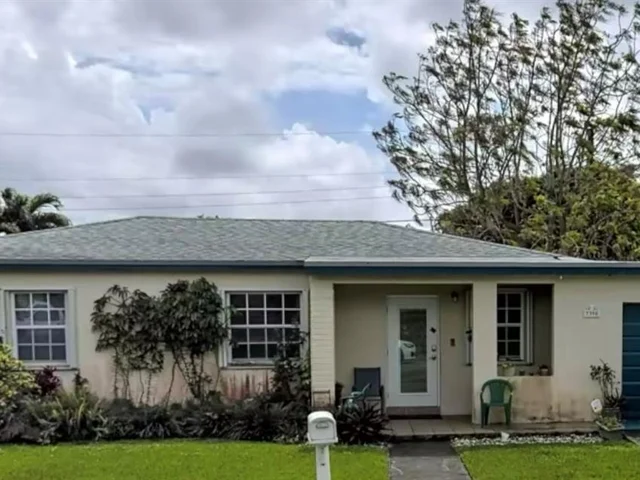 7390 SW 30th Ter, Miami FL 33155
