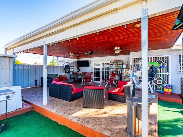 12628 SW 211th St, Miami FL 33177