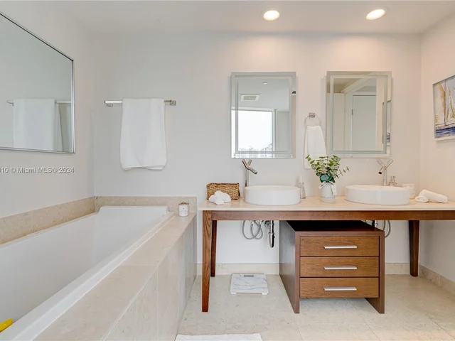 495 Brickell Ave # 3611, Miami FL 33131