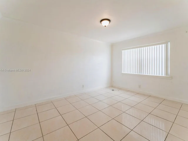 11005 SW 1st St # 203, Sweetwater FL 33174