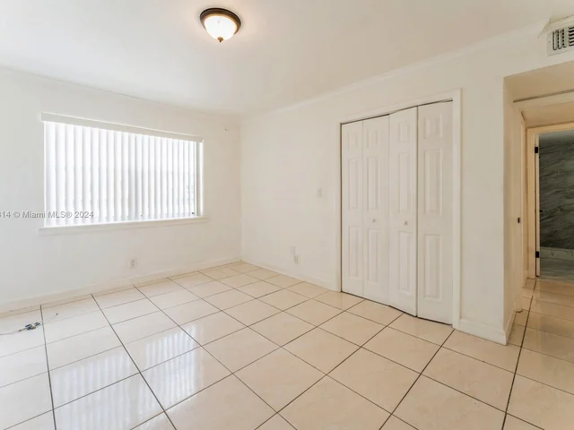 11005 SW 1st St # 203, Sweetwater FL 33174