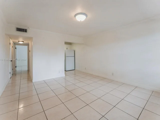 11005 SW 1st St # 203, Sweetwater FL 33174