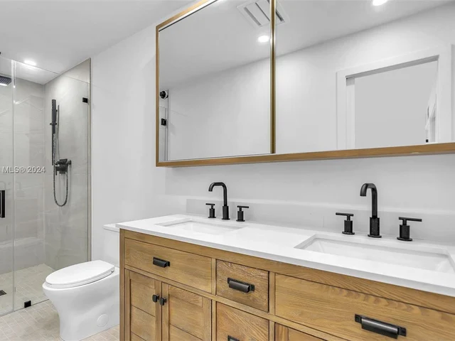 4481 SW 34th Ter, Dania Beach FL 33004