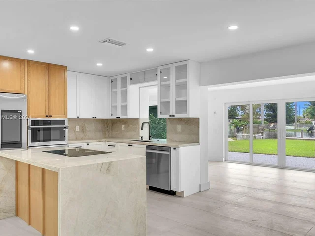 4481 SW 34th Ter, Dania Beach FL 33004