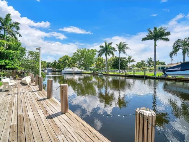 4481 SW 34th Ter, Dania Beach FL 33004