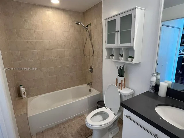 90 SW 3rd St # 1816, Miami FL 33130