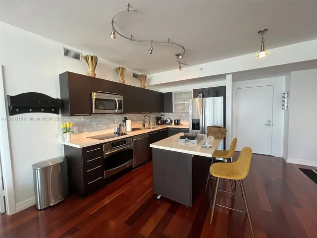 90 SW 3rd St # 1816, Miami FL 33130