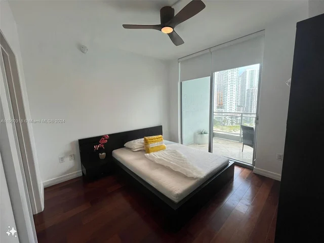 90 SW 3rd St # 1816, Miami FL 33130